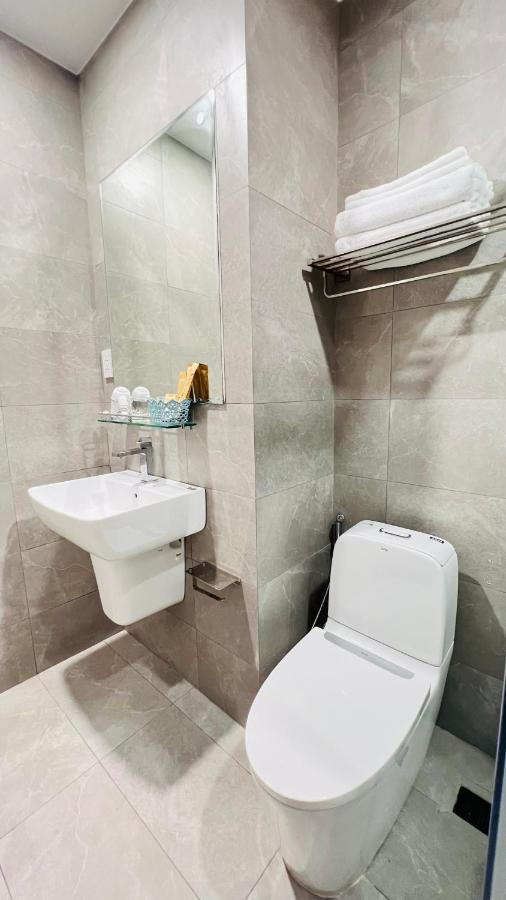 Amanda Boutique -serviced - Binh Duong *